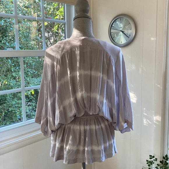 Light gray loose blouse - Picture 2 of 5